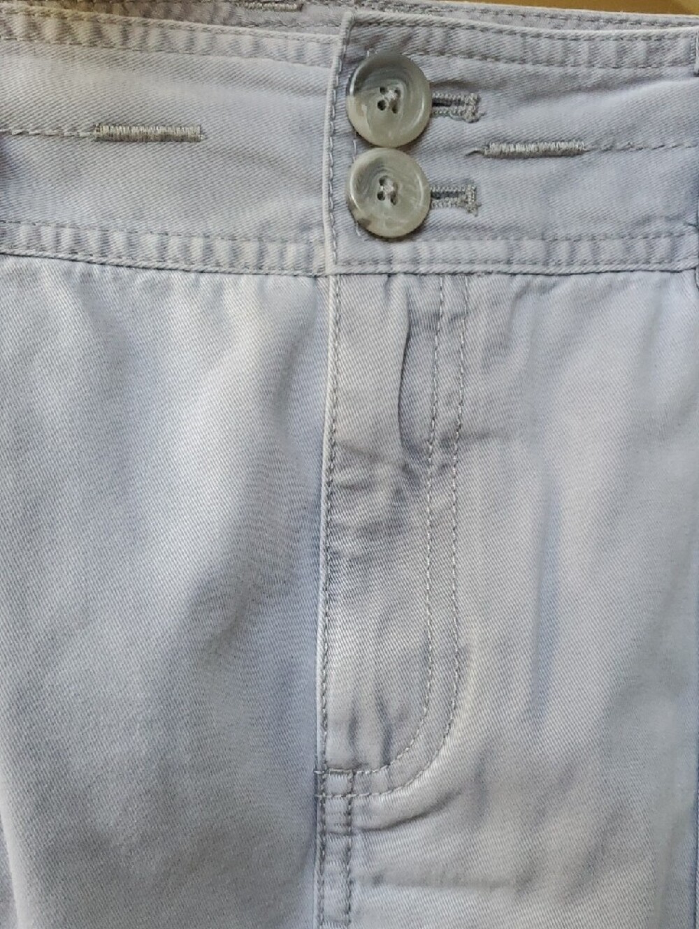 Eddie Bauer Light Gray Skirt with Olive Green Label and Yellow Stitching - Picture 6 of 11